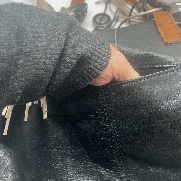 The Sak Palisade Black Leather Shoulder Tote Bag Buttery Soft Fringe+Charm Roomy - Picture 12 of 17